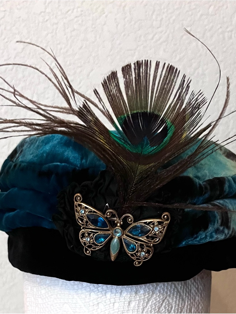 Vintage Teal Velvet Feathered Cloche Hat w/Butterfly and Peacock Feather Accent